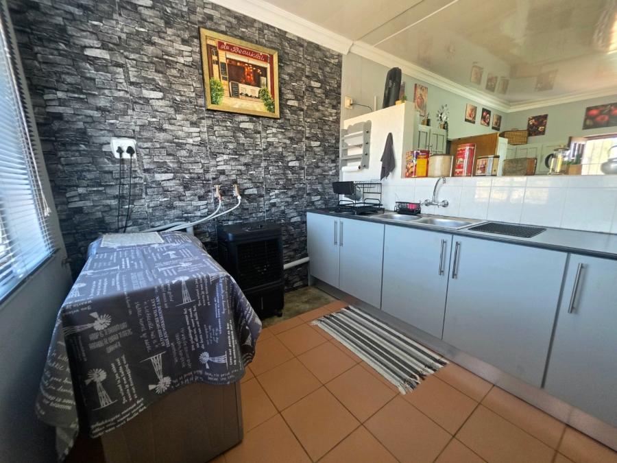 3 Bedroom Property for Sale in Upington Rural Northern Cape